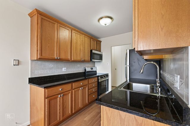 7141 N Kedzie Avenue 910, Chicago, IL 60645
