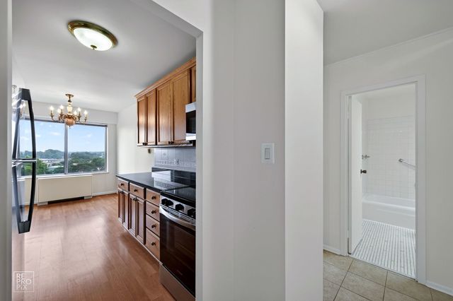 7141 N Kedzie Avenue 910, Chicago, IL 60645