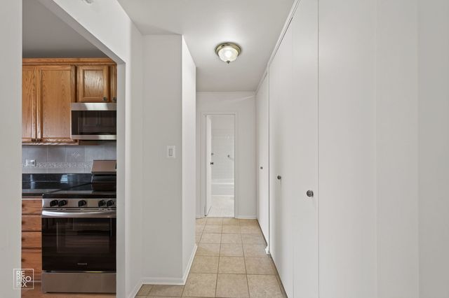 7141 N Kedzie Avenue 910, Chicago, IL 60645