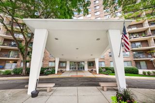 7141 N Kedzie Avenue 910, Chicago, IL 60645