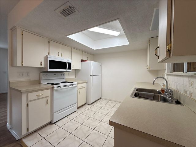 8942 SW 109TH LANE, Ocala, FL 34481