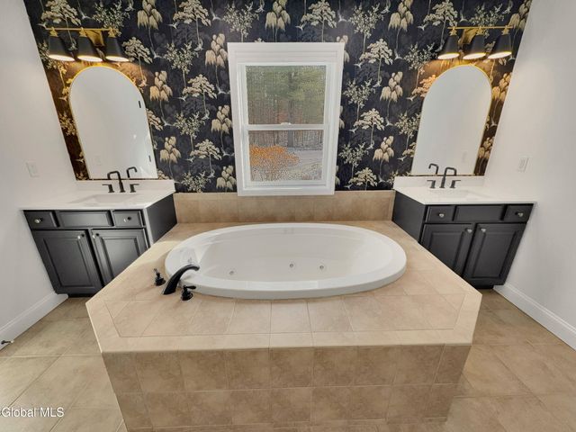 14 Clubhouse Court, Stillwater, NY 12866