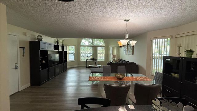 5003 LAGUNA BAY CIRCLE 15, Kissimmee, FL 34746