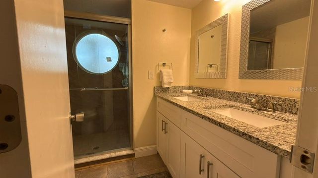 5003 LAGUNA BAY CIRCLE 15, Kissimmee, FL 34746