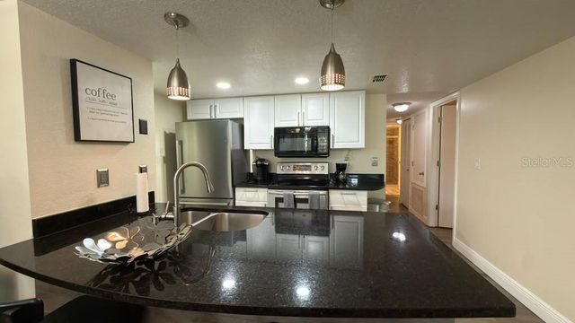 5003 LAGUNA BAY CIRCLE 15, Kissimmee, FL 34746