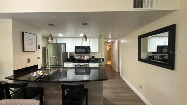 5003 LAGUNA BAY CIRCLE 15, Kissimmee, FL 34746