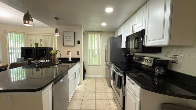 5003 LAGUNA BAY CIRCLE 15, Kissimmee, FL 34746