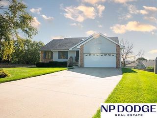 109 Summerset Circle, Papillion, NE 68133