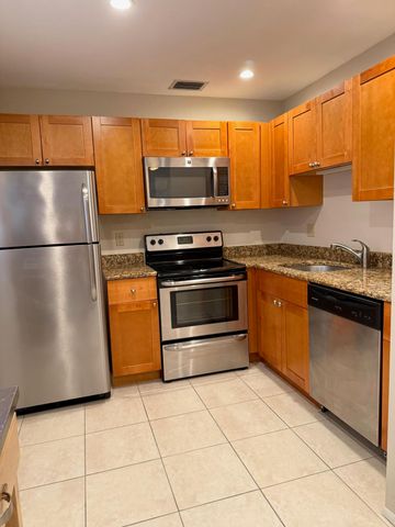 41 Woodland Drive 102, Vero Beach, FL 32962