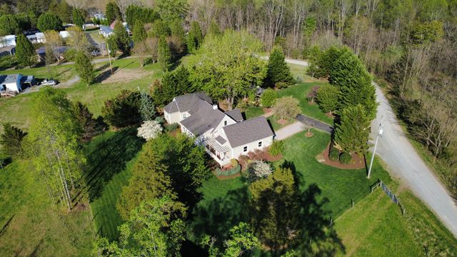 255 Plantation DR, Penhook, VA 24137