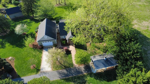 255 Plantation DR, Penhook, VA 24137