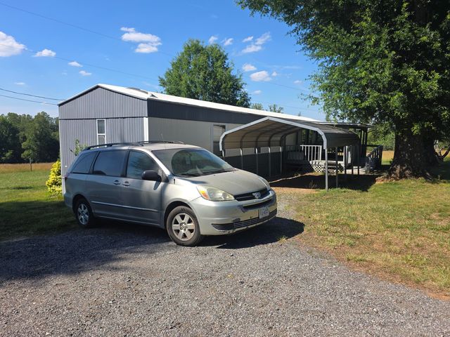 255 Plantation DR, Penhook, VA 24137