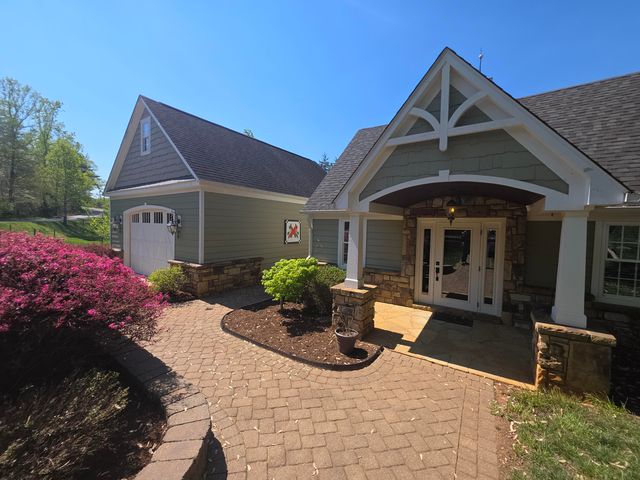 255 Plantation DR, Penhook, VA 24137