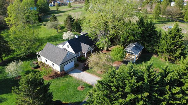 255 Plantation DR, Penhook, VA 24137