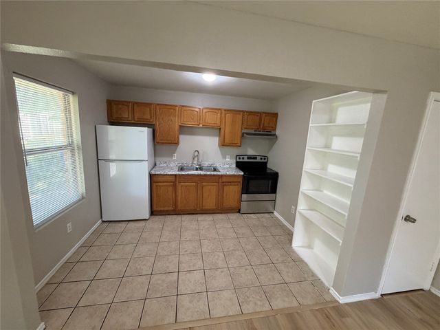 605 NW Main Street, Ennis, TX 75119