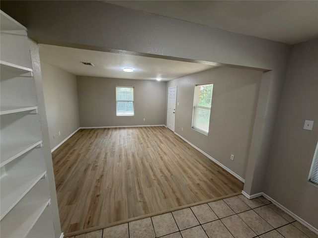 605 NW Main Street, Ennis, TX 75119