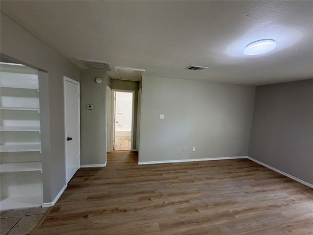 605 NW Main Street, Ennis, TX 75119