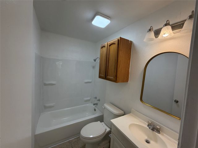 605 NW Main Street, Ennis, TX 75119