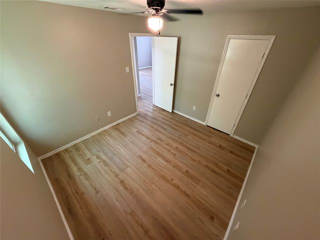 605 NW Main Street, Ennis, TX 75119