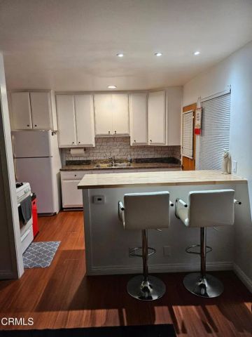 65 College Drive, Ventura, CA 93003