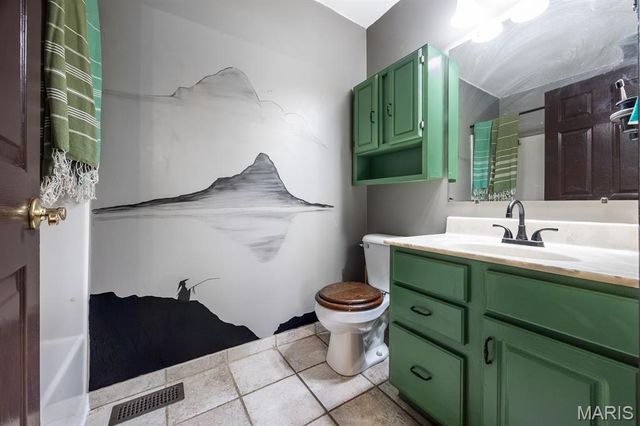 2219 S 5th Street, Fayetteville, IL 62258