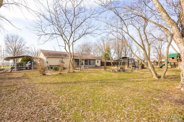 2219 S 5th Street, Fayetteville, IL 62258