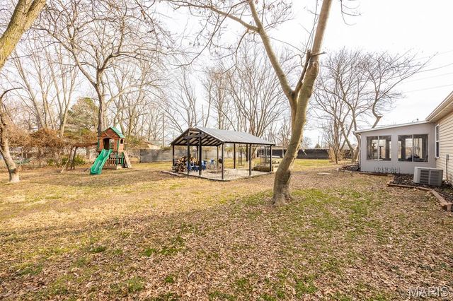 2219 S 5th Street, Fayetteville, IL 62258