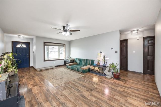 2219 S 5th Street, Fayetteville, IL 62258