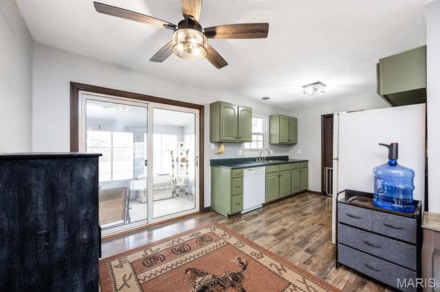 2219 S 5th Street, Fayetteville, IL 62258