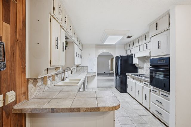 201 Mesa Grande Drive, Fort Worth, TX 76108