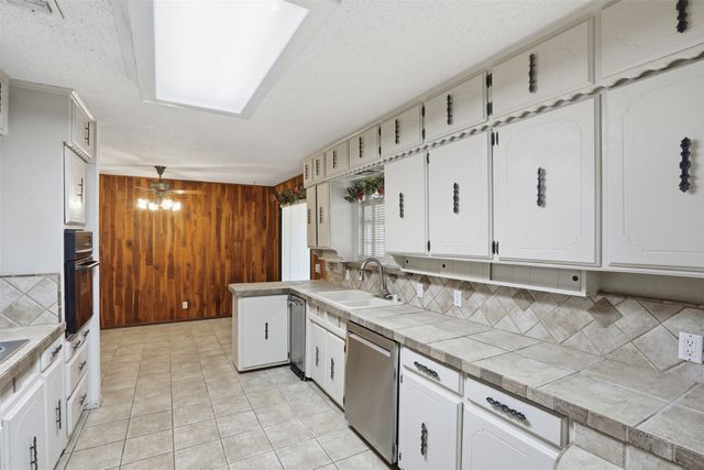 201 Mesa Grande Drive, Fort Worth, TX 76108