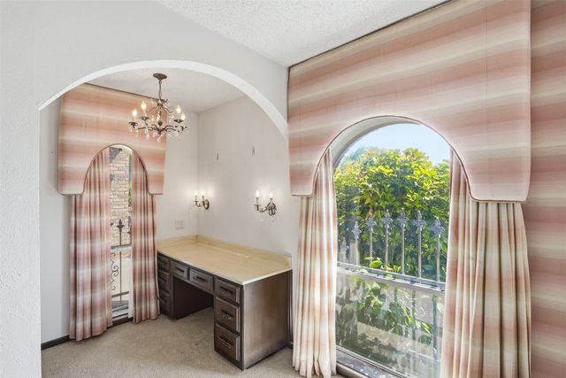 201 Mesa Grande Drive, Fort Worth, TX 76108