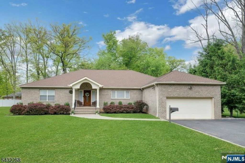 319 Orange Avenue, Livingston, NJ 07039
