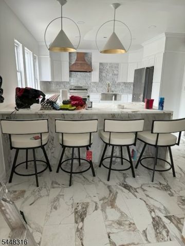 883 Ray Ave, Ridgefield Boro, NJ 07657