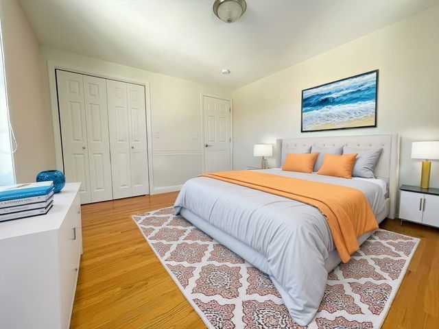 12 Naviens Ln 1, Waltham, MA 02453