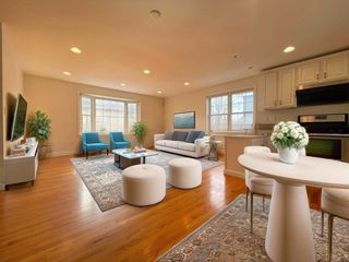 12 Naviens Ln 1, Waltham, MA 02453