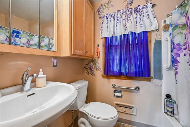 1131 29th Street NE, Cedar Rapids, IA 52402