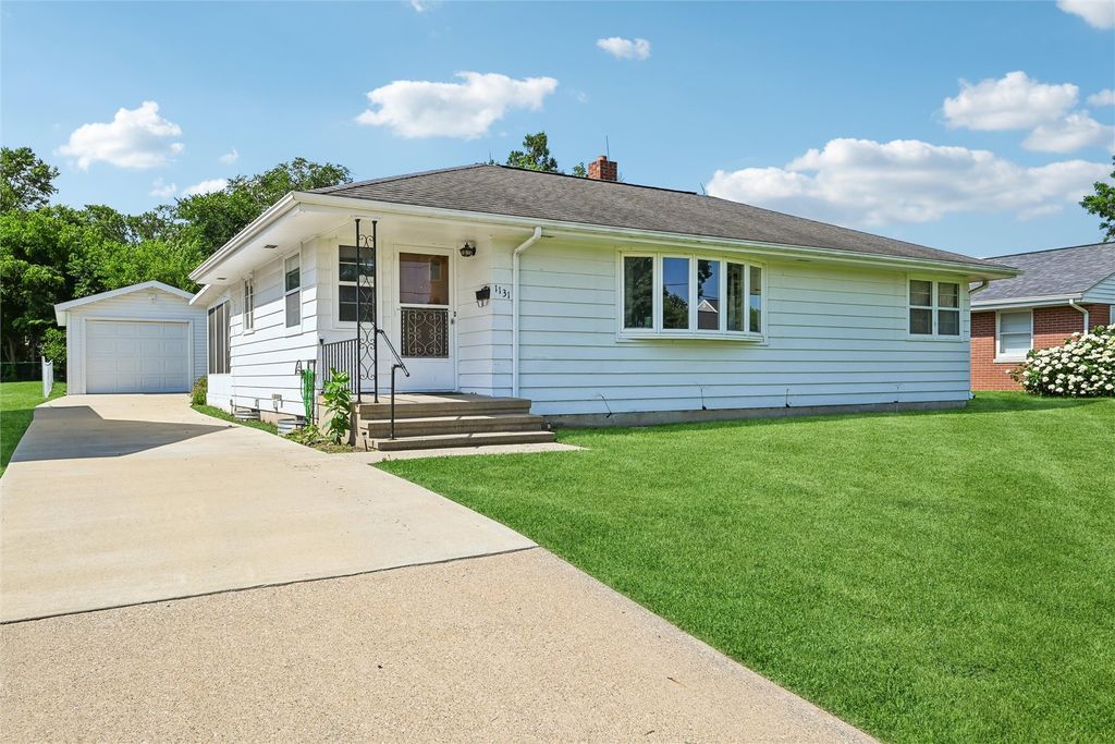 1131 29th Street NE, Cedar Rapids, IA 52402