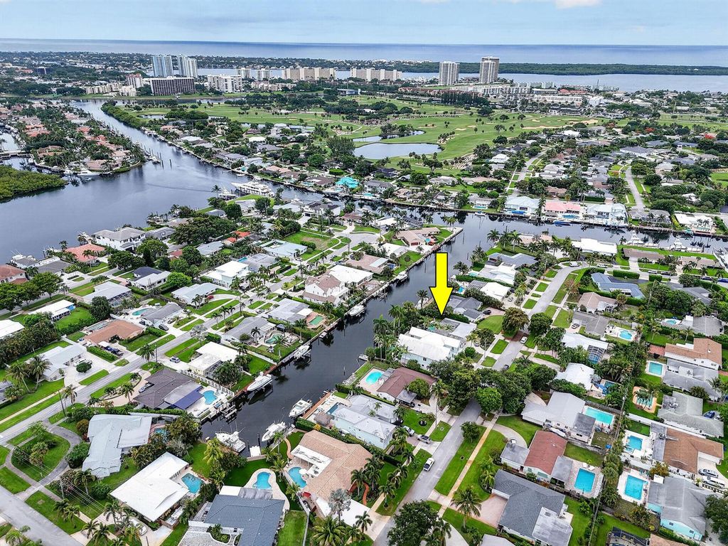 717 Robin Way, North Palm Beach, FL 33408