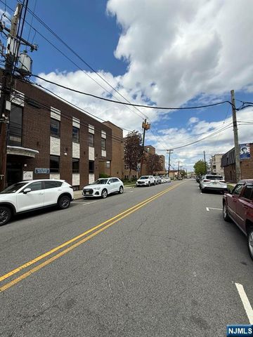 289 Stuyvesant Avenue LL, Lyndhurst, NJ 07071