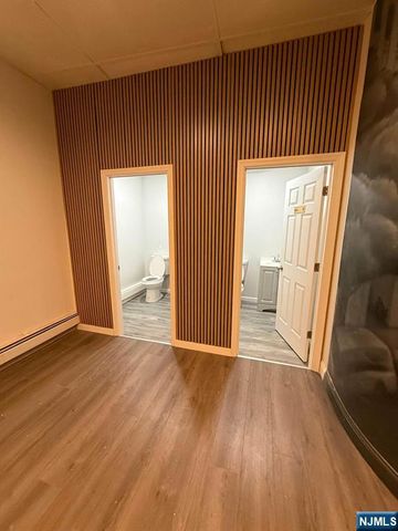 289 Stuyvesant Avenue LL, Lyndhurst, NJ 07071