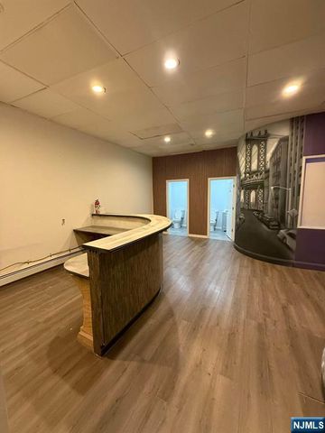 289 Stuyvesant Avenue LL, Lyndhurst, NJ 07071