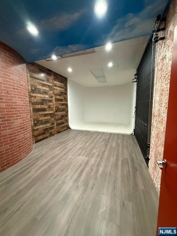 289 Stuyvesant Avenue LL, Lyndhurst, NJ 07071