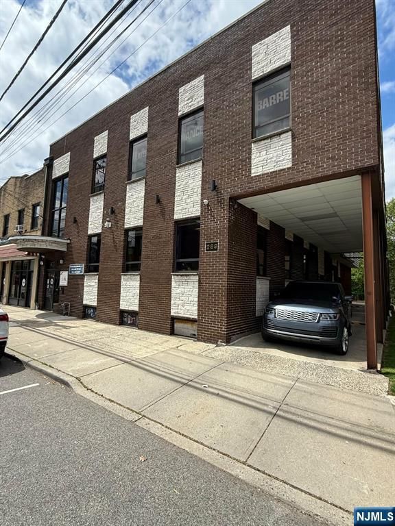 289 Stuyvesant Avenue LL, Lyndhurst, NJ 07071