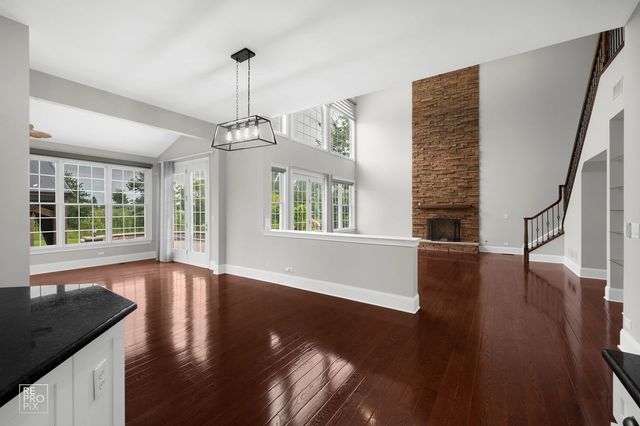 23 Wood Oaks Drive, South Barrington, IL 60010