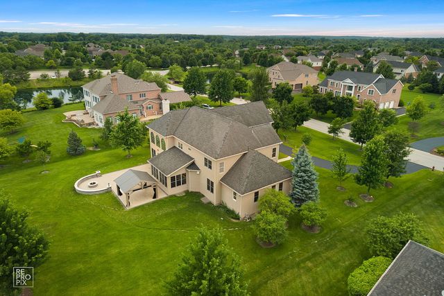23 Wood Oaks Drive, South Barrington, IL 60010