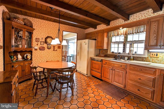 141 PARKVIEW ROAD, Stratford, NJ 08084