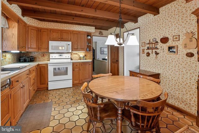 141 PARKVIEW ROAD, Stratford, NJ 08084