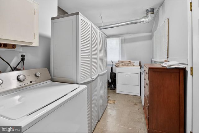 141 PARKVIEW ROAD, Stratford, NJ 08084