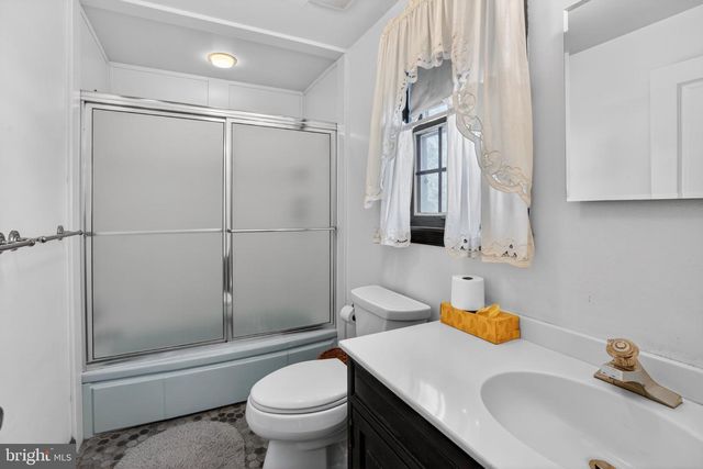 141 PARKVIEW ROAD, Stratford, NJ 08084